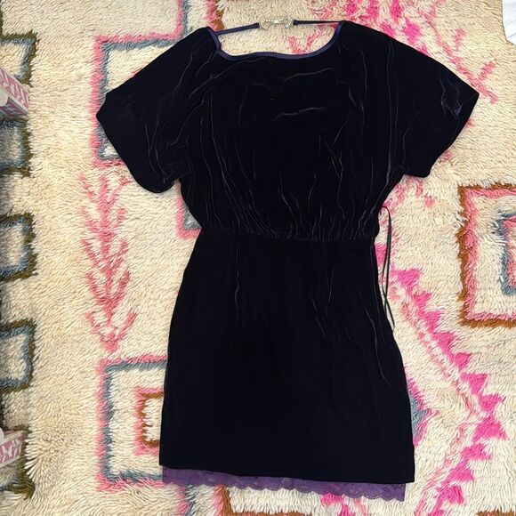 Trina Turk Purple Velvet Blouson Dolman Sleeve Midi Dress - Picture 1 of 12